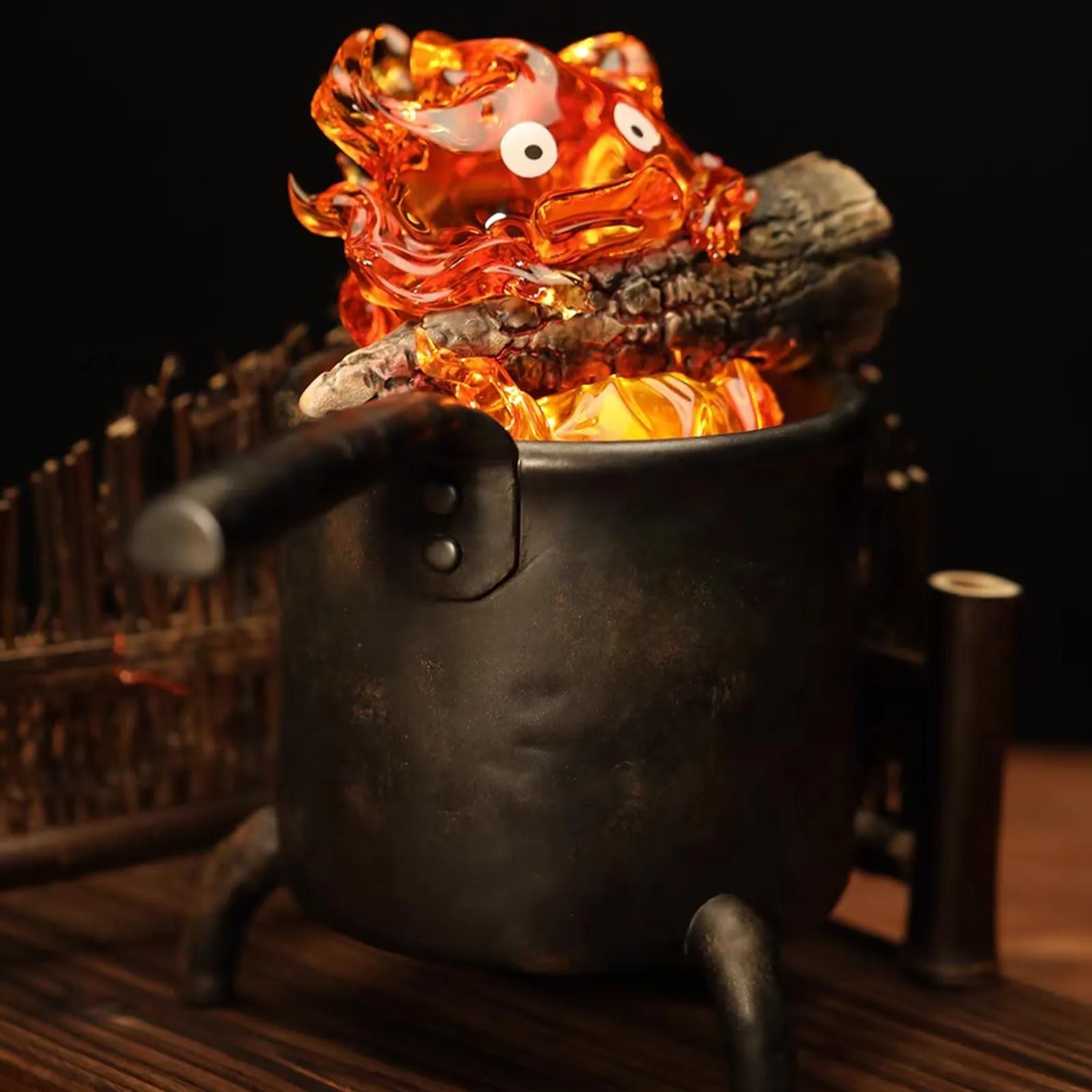 Home Decor Enthusiast - 3D-Flamme Casifa Nachtlicht-Harzstatue für Halloween-Heimdekoration als